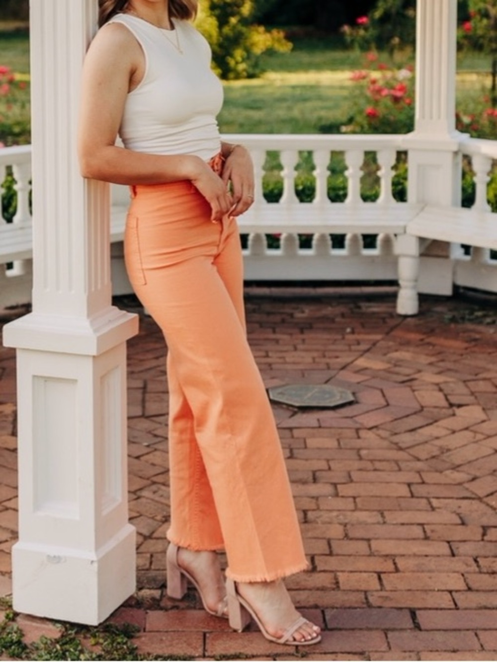 Billabong Coral Orange Cropped Wide Leg Jeans Size 25 | High Rise Raw Hem Pants